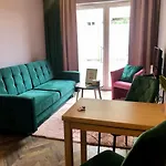Z Ogrodkiem I Garazem Apartment Poznan