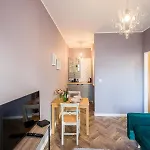 Apartment Z Ogrodkiem I Garazem *