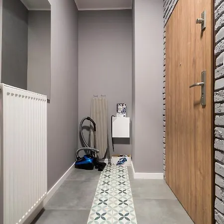Apartament Z Ogródkiem I Garażem