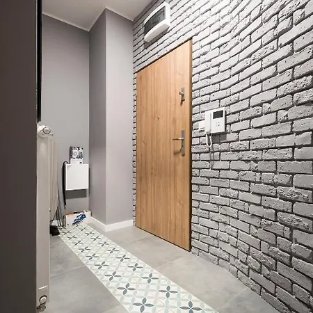 Appartamento Z Ogrodkiem I Garazem