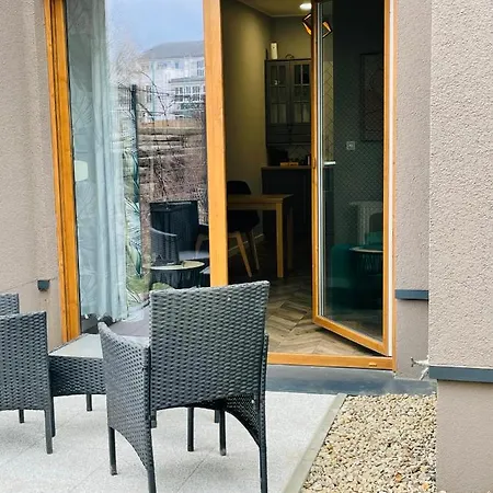 Appartement Z Ogrodkiem I Garazem Poznań