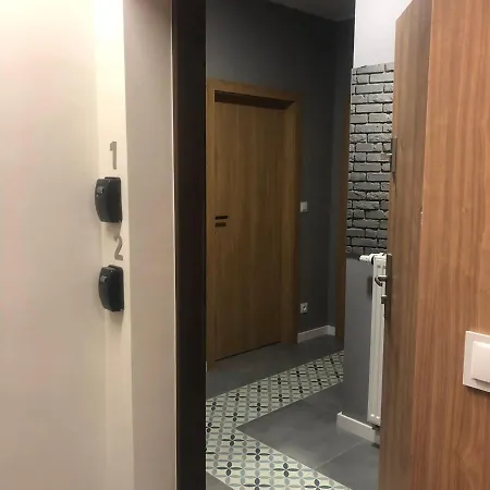 Z Ogródkiem I Garażem Apartament