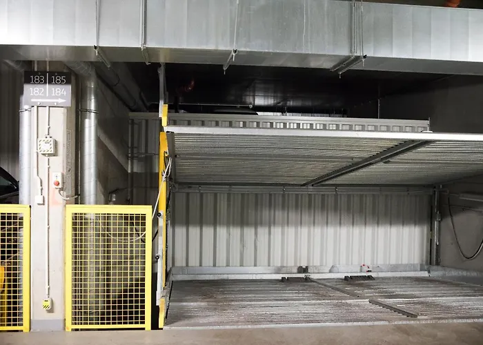 Z Ogrodkiem I Garazem 公寓 *