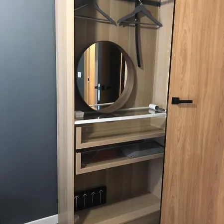 Z Ogrodkiem I Garazem דירה *