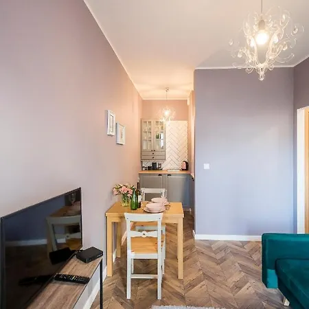Apartment Z Ogrodkiem I Garazem *