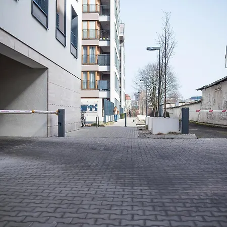 Z Ogródkiem I Garażem Apartamento Poznań