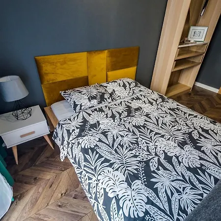 Apartment Z Ogrodkiem I Garazem
