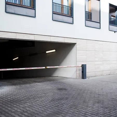 Apartment Z Ogrodkiem I Garazem