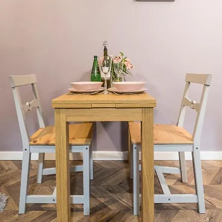 Z Ogrodkiem I Garazem