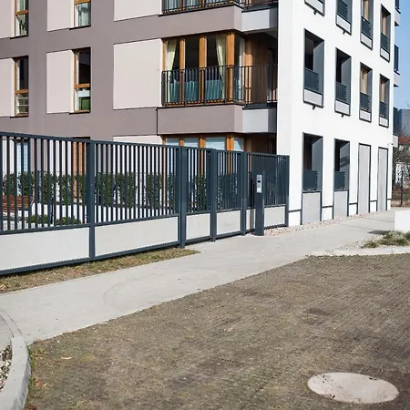 Z Ogrodkiem I Garazem Apartment