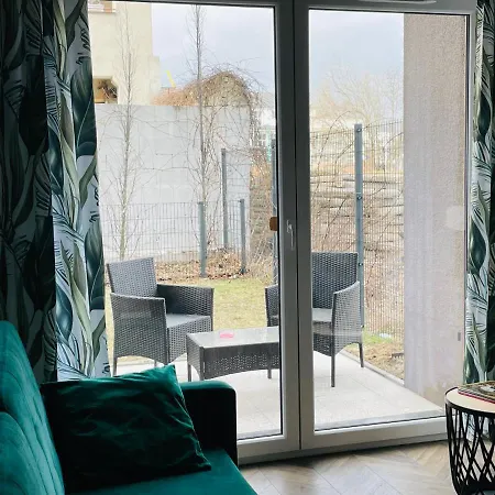 Apartment Z Ogrodkiem I Garazem
