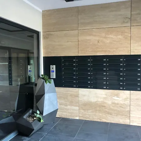 Апартаменти Z Ogrodkiem I Garazem