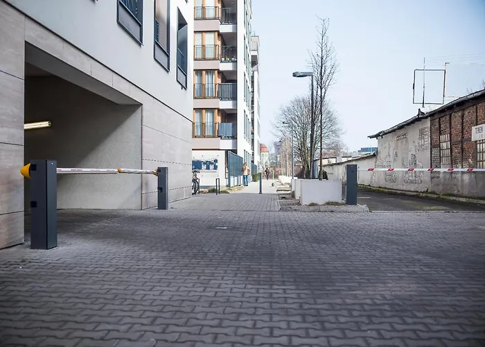 Z Ogródkiem I Garażem Apartamento Poznań