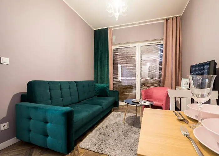 Z Ogródkiem I Garażem *