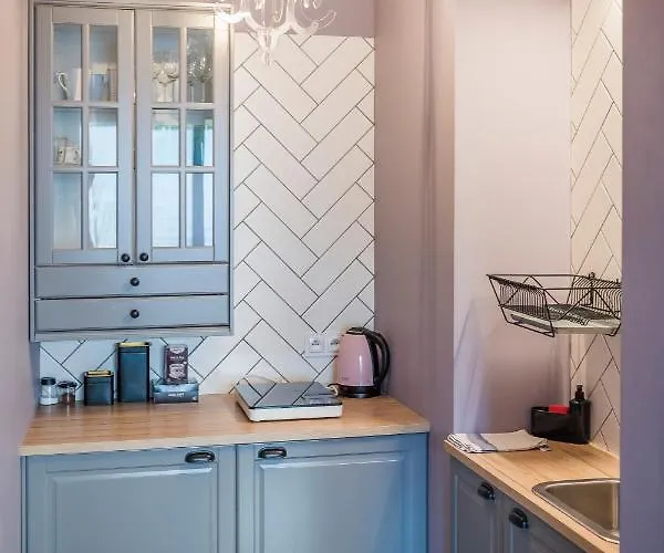 Z Ogródkiem I Garażem *