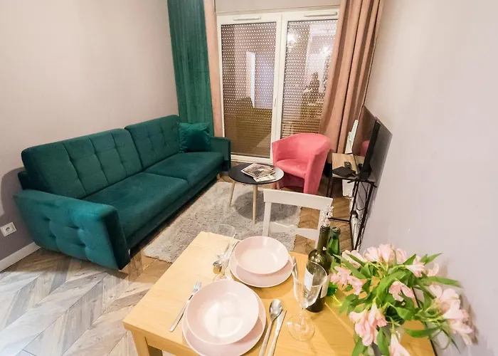 Z Ogrodkiem I Garazem * Poznan