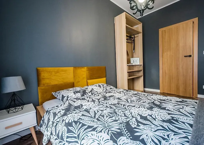 Z Ogródkiem I Garażem Apartamento *