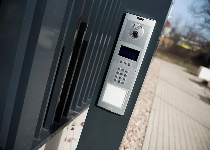 Z Ogródkiem I Garażem Apartamento Poznań