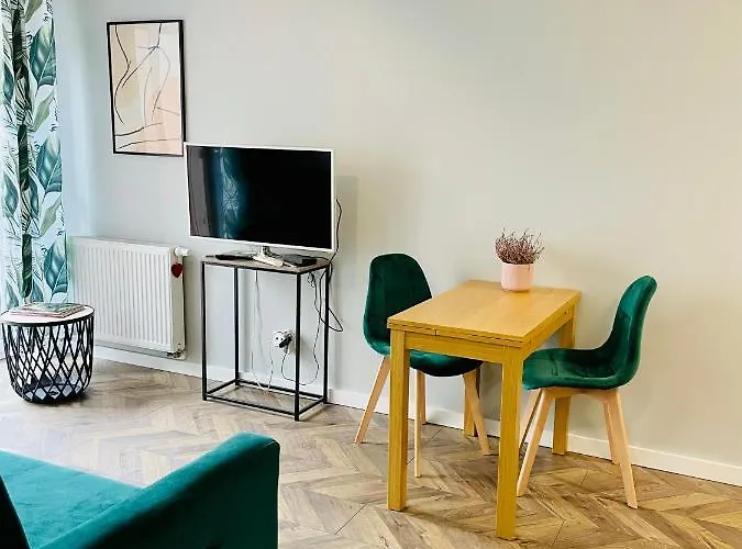 Z Ogródkiem I Garażem Apartamento