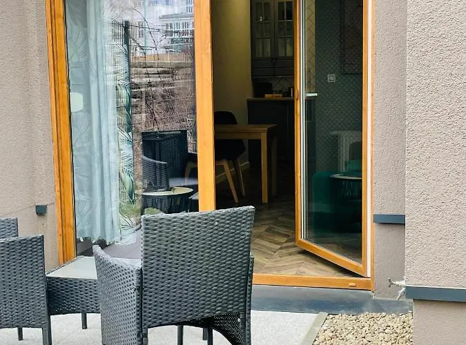 Apartamento Z Ogródkiem I Garażem Poznań